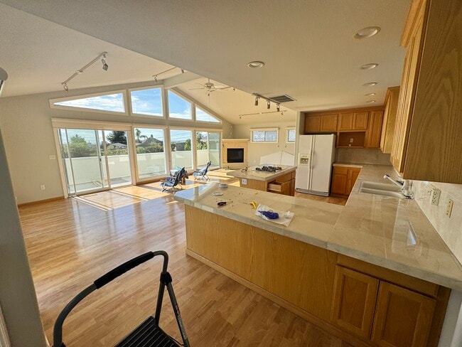 Building Photo - 506 Seacliff Dr