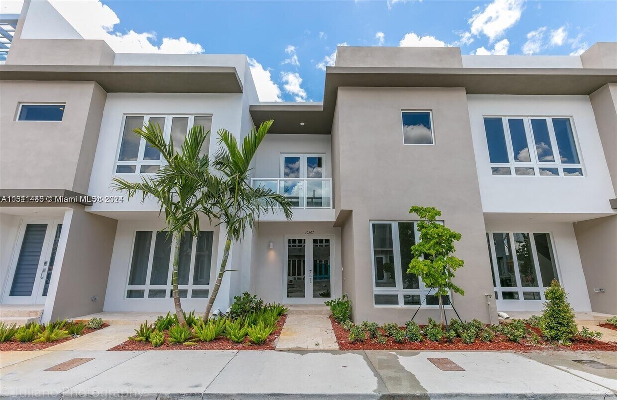 10367 NW 63rd Terrace, Doral, FL 33178 Townhome Rentals in Doral FL