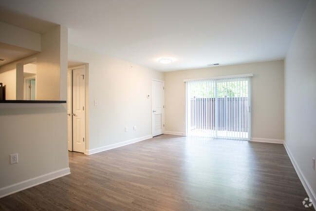 2HAB, 2BA - Parkway Overlook Apartments