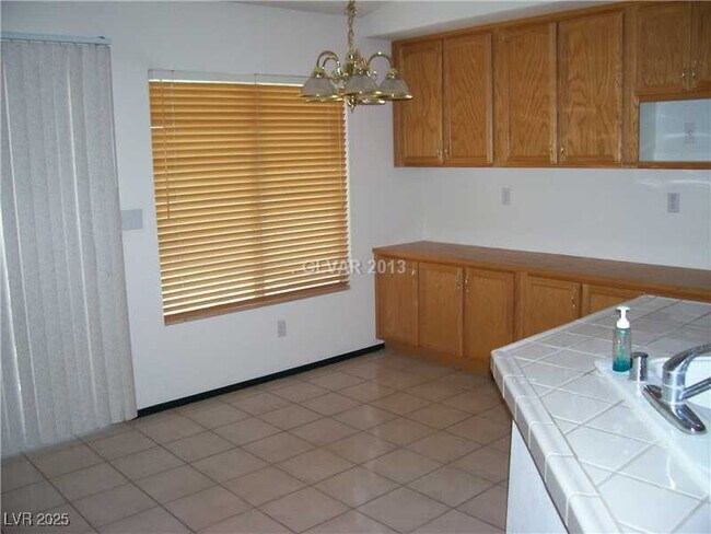 Foto del edificio - 1774 Silver Knoll Ave