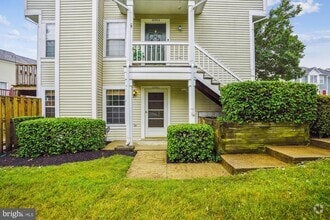 Building Photo - 10901 Postern Ct