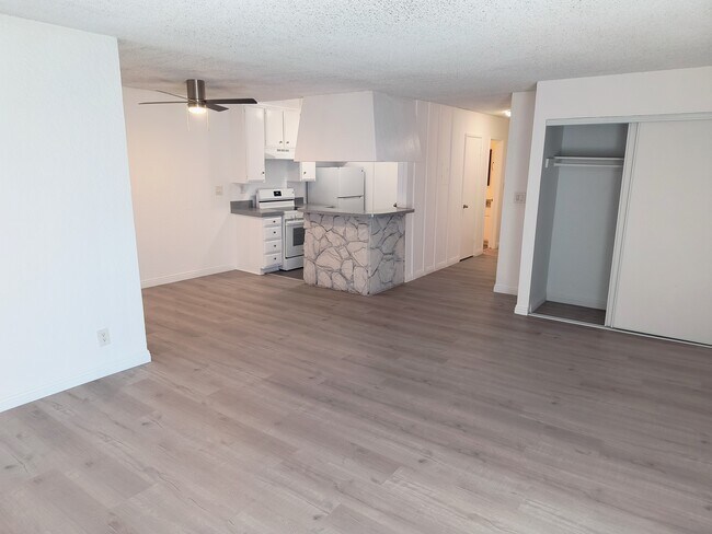 Foto del edificio - Hollywood Villa Apartments