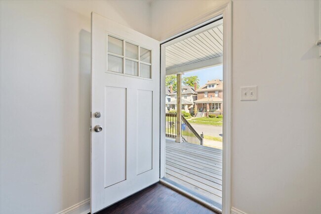 Foto del edificio - $1,675 - Spacious 3 Bedroom in North End