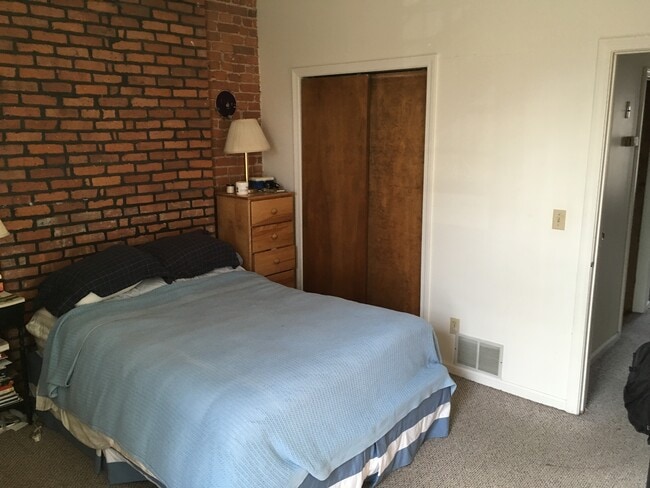 Building Photo - 34 Trumbull Street