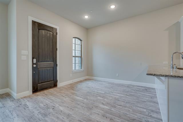 Foto del edificio - 6217 Rainbow Valley Pl
