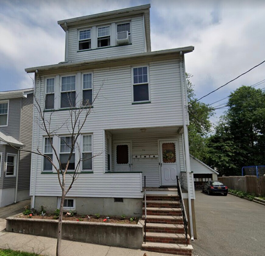 Primary Photo - 94 Cedar Hill Ave