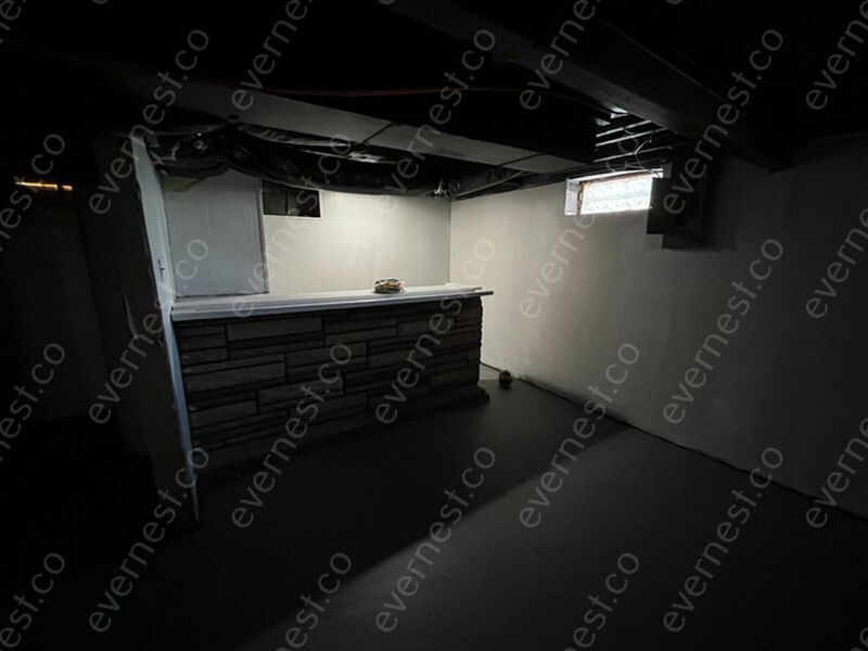 Foto del edificio - 18305 Ashton Ave
