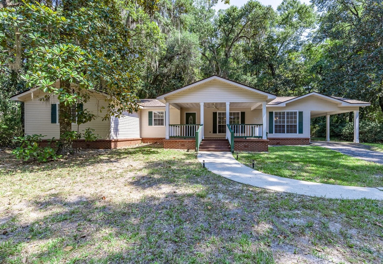Primary Photo - Charming 3-Bedroom Home in the Heart of Da...