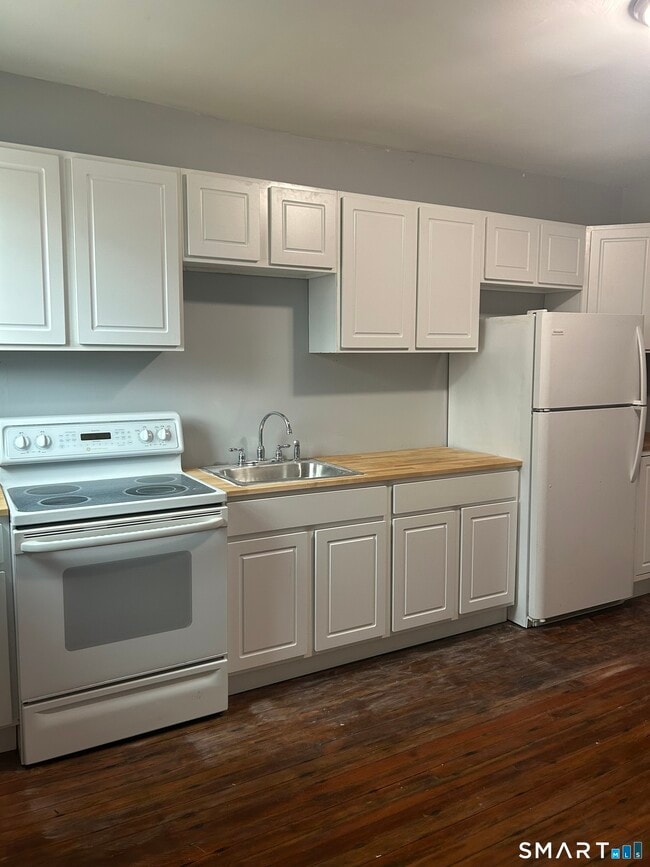 Building Photo - 162 Pinney Hill Rd