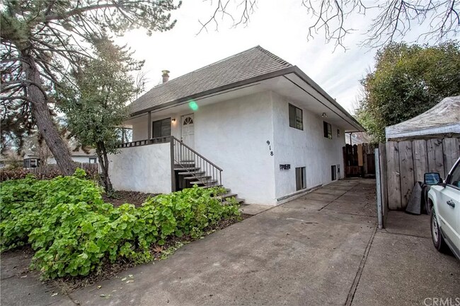 Building Photo - 918 Orient St