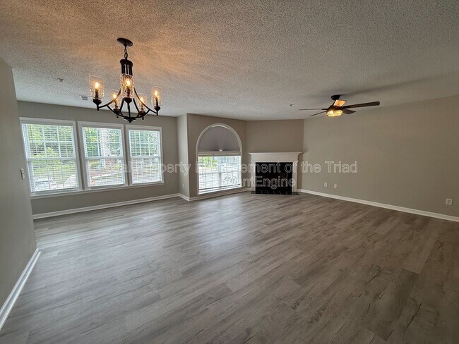 Foto del edificio - 521 Mill Pond Dr
