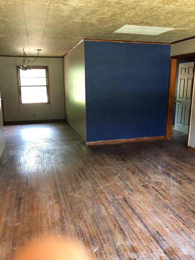 Building Photo - 3 bedroom