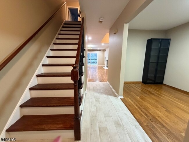 Building Photo - 41 Manor Dr