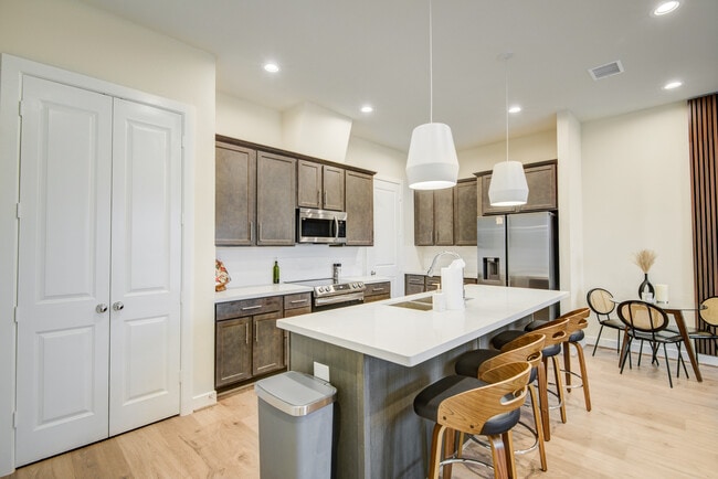 Building Photo - 5923 Haring Ln