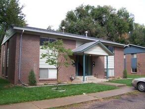Building Photo - 1309 Burton Ct