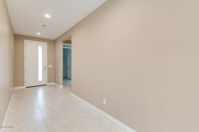 Foto del edificio - 17695 W Buchanan St