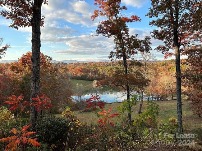 Foto del edificio - 267 Rock Spring Rd