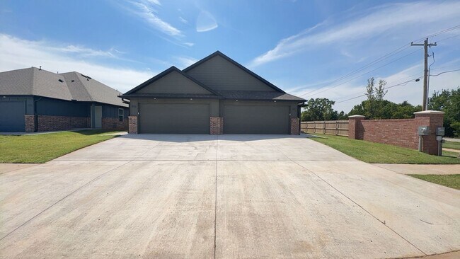 Foto del edificio - 11517 University Drive
