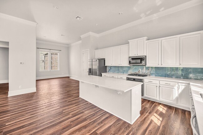 Foto del edificio - 9644 Knight Rd