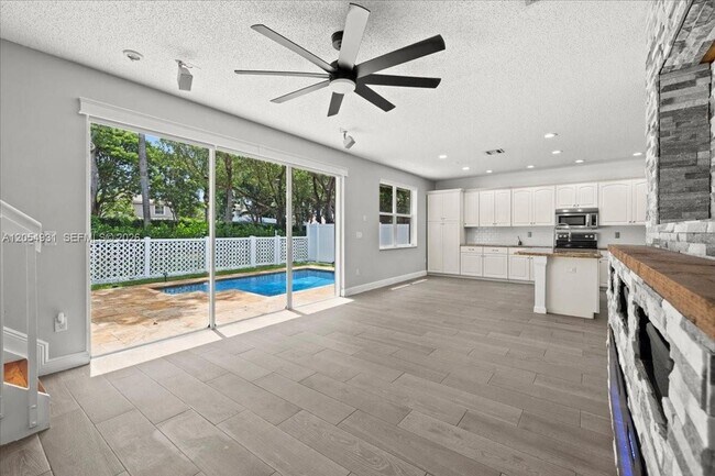 Foto del edificio - 5014 SW 155th Terrace
