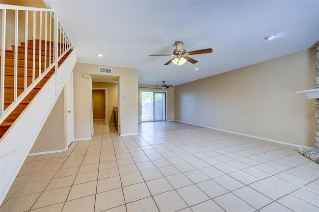 Building Photo - 709 Castle Ridge Rd