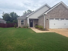 Building Photo - 88 Trevor Dr