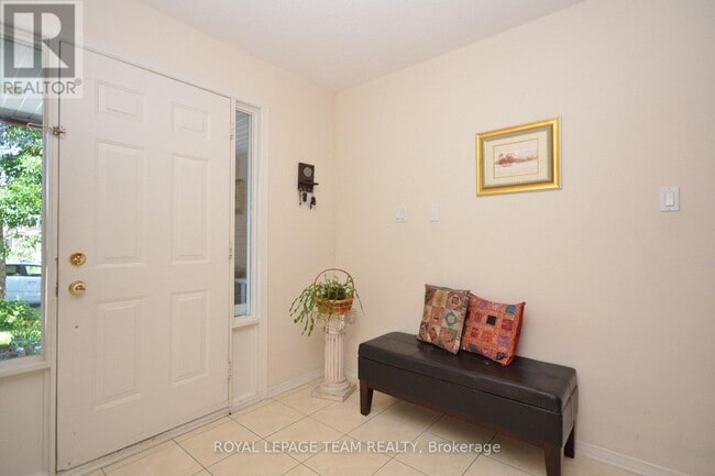 Building Photo - 38 Macassa Cir