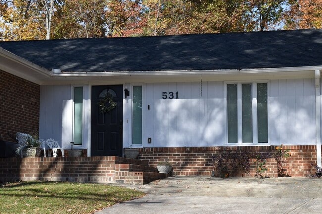 Building Photo - Beautiful Ranch Home