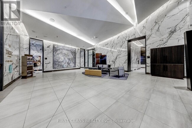 Building Photo - 470 Front St W