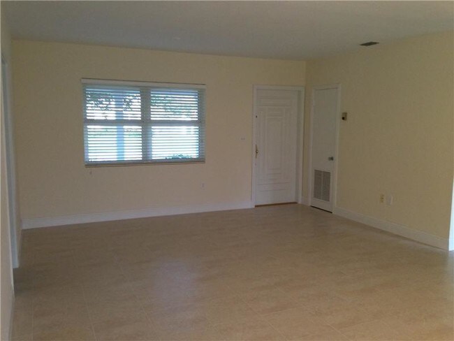 Building Photo - 8240 SW 63rd Ct
