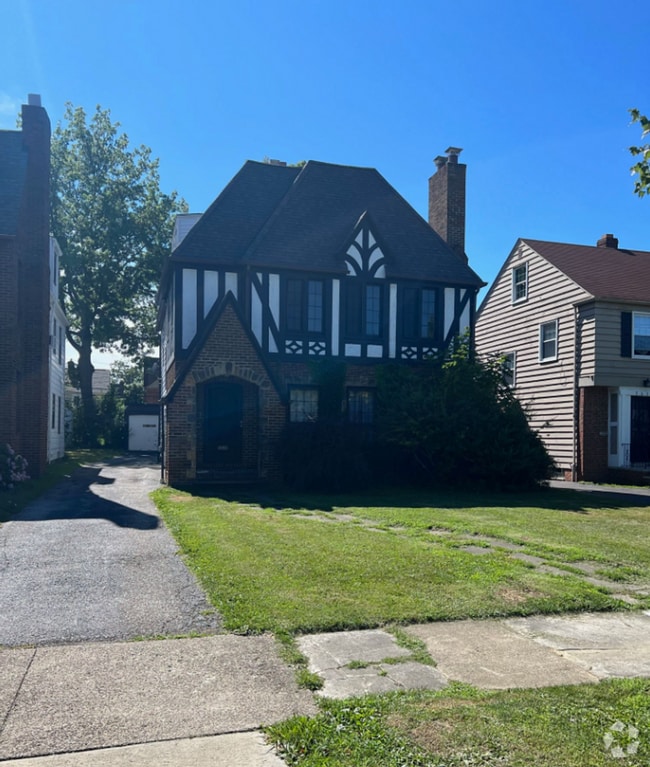 Building Photo - 3638 Lynnfield Rd