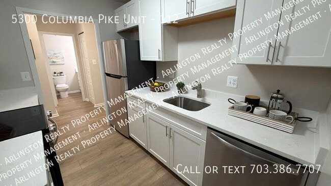Foto del edificio - 5300 Columbia Pike