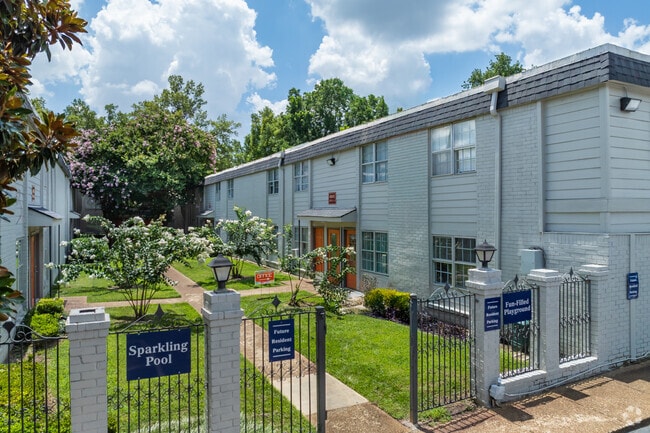 Building Photo - Grahamwood Place