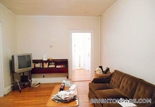 Building Photo - 40 Orchard Rd