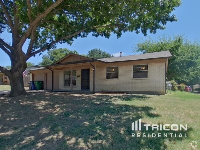 Building Photo - 620 Wallace Dr