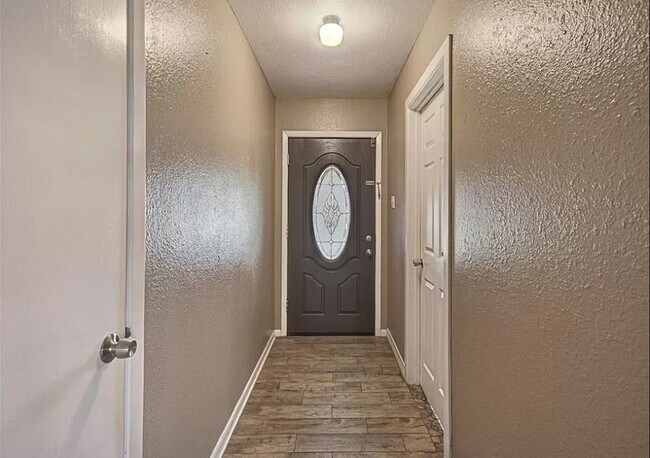 Building Photo - 4022 Killarmet Dr