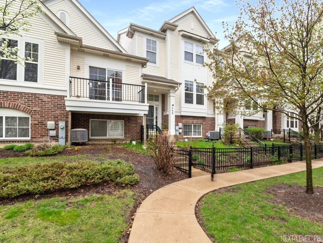 508 Grosvenor Ln, Aurora, IL 60504 Townhome Rentals in Aurora IL