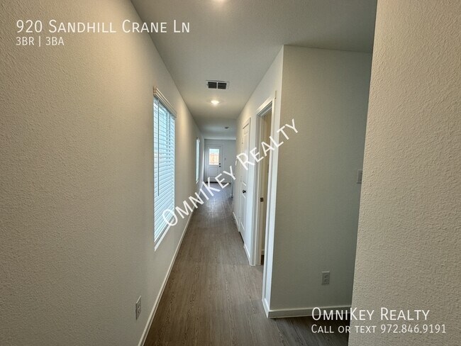 Foto del edificio - 920 Sandhill Crane Ln