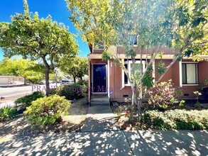 Building Photo - 735 Olive Ave