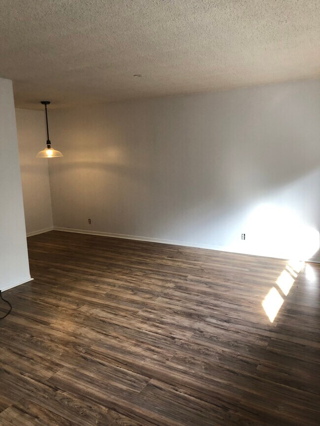 Comedor, pintura fresca - 524 25th St