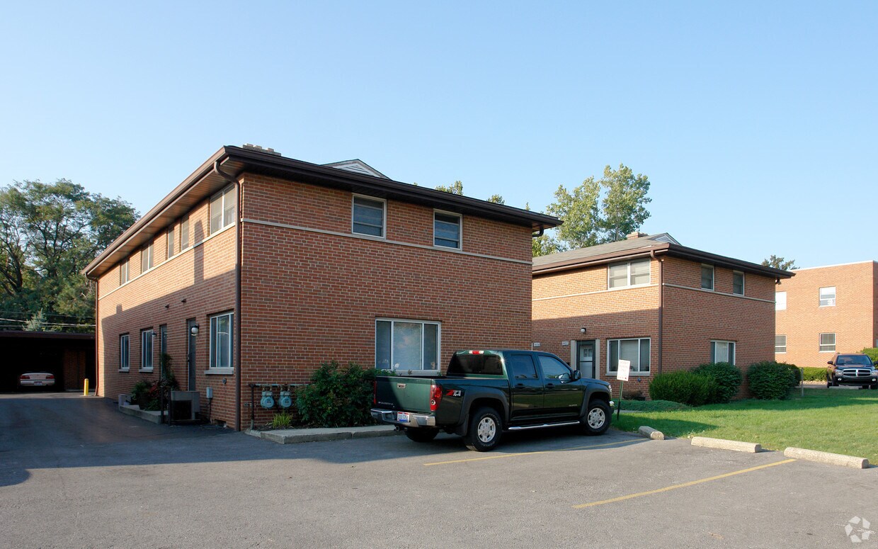 Primary Photo - 1477-1491 W Lane Ave