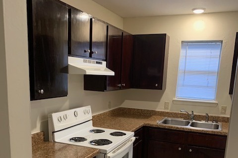 Kitchen - 2708 Rudy Rd Cir