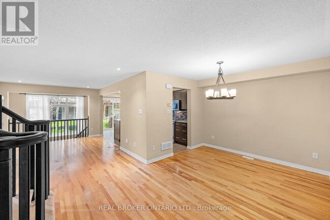 Building Photo - 306 Aldworth Private
