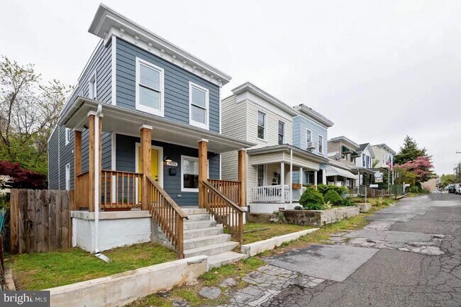 Building Photo - 1420 Dellwood Ave