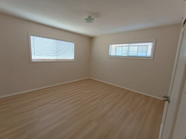 Foto del edificio - 4227 W 133rd St