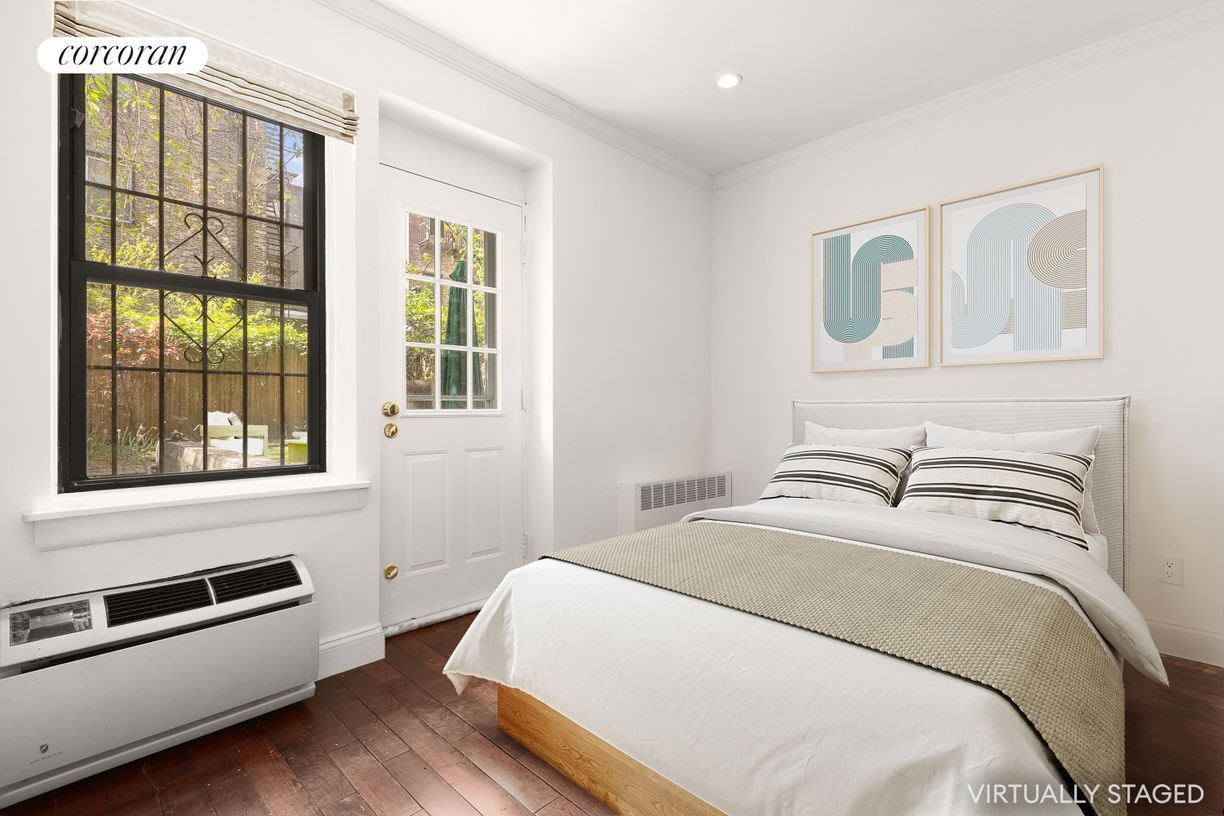 Foto del edificio - 328 W 19th St