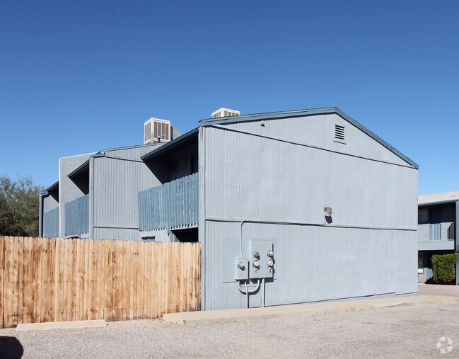 Building Photo - 1721-1723 E Glenn