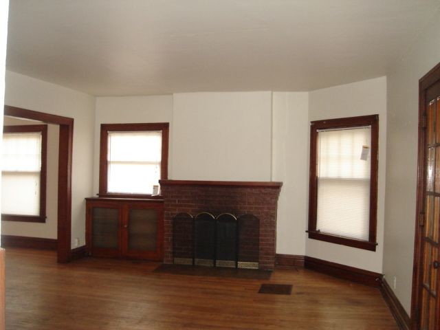 Building Photo - 2 br, 1 bath  - 1004 E Stockbridge Ave #1