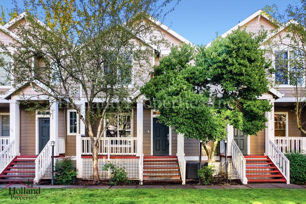 Beautiful 3-Bedroom Home with Bonus Room, Fireplace & Scenic Green Space Views! - Beautiful 3-Bedroom Home with Bonus Room, Fireplace & Scenic Green Space Views!