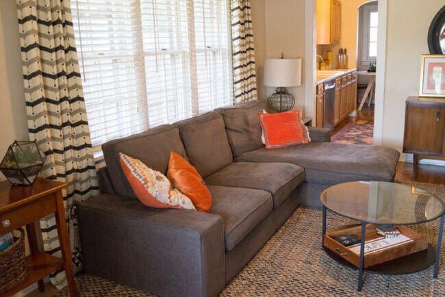 Building Photo - Evolve Real Estate: Charming Ranch Home wi...